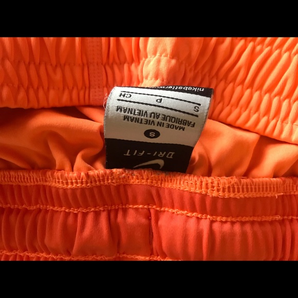 Nike dri fit orange shorts - Picture 4 of 4